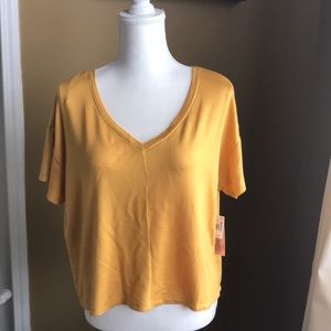 Gorgeous v-neck hi-lo mustard colored top